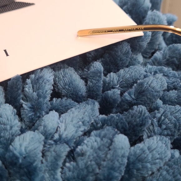 Gucci GG0599 SA00456 Rectangular Sunglasses - Picture 7 of 8